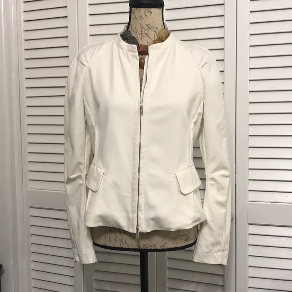 Beautiful Armani Collezioni Creme Blazer - Picture 1 of 7